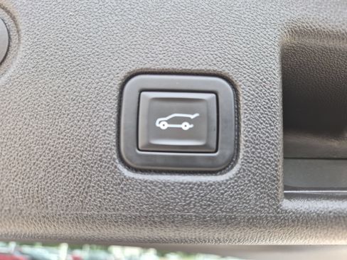 Used 2024 Chevrolet Equinox LT FWD image 26