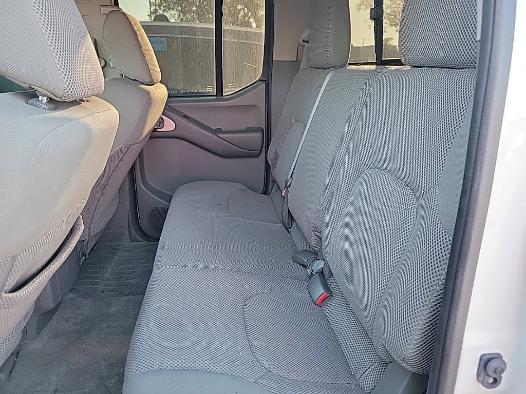 Used 2016 Nissan Frontier SV AWD/4WD image 13