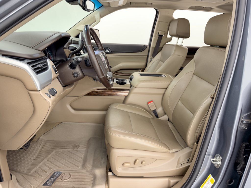 Used 2020 GMC Yukon XL SLT w/ Premium Edition RWD image 5