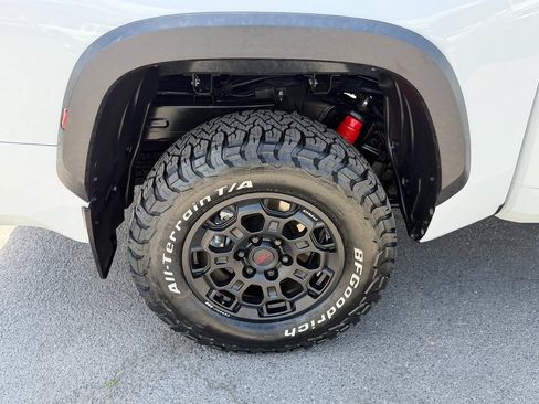 Used 2025 Toyota Tundra TRD Pro w/ Tow Tech Package AWD/4WD image 34