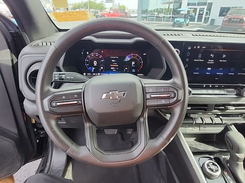 Used 2024 Chevrolet Colorado Trail Boss w/ Technology Package AWD/4WD image 9