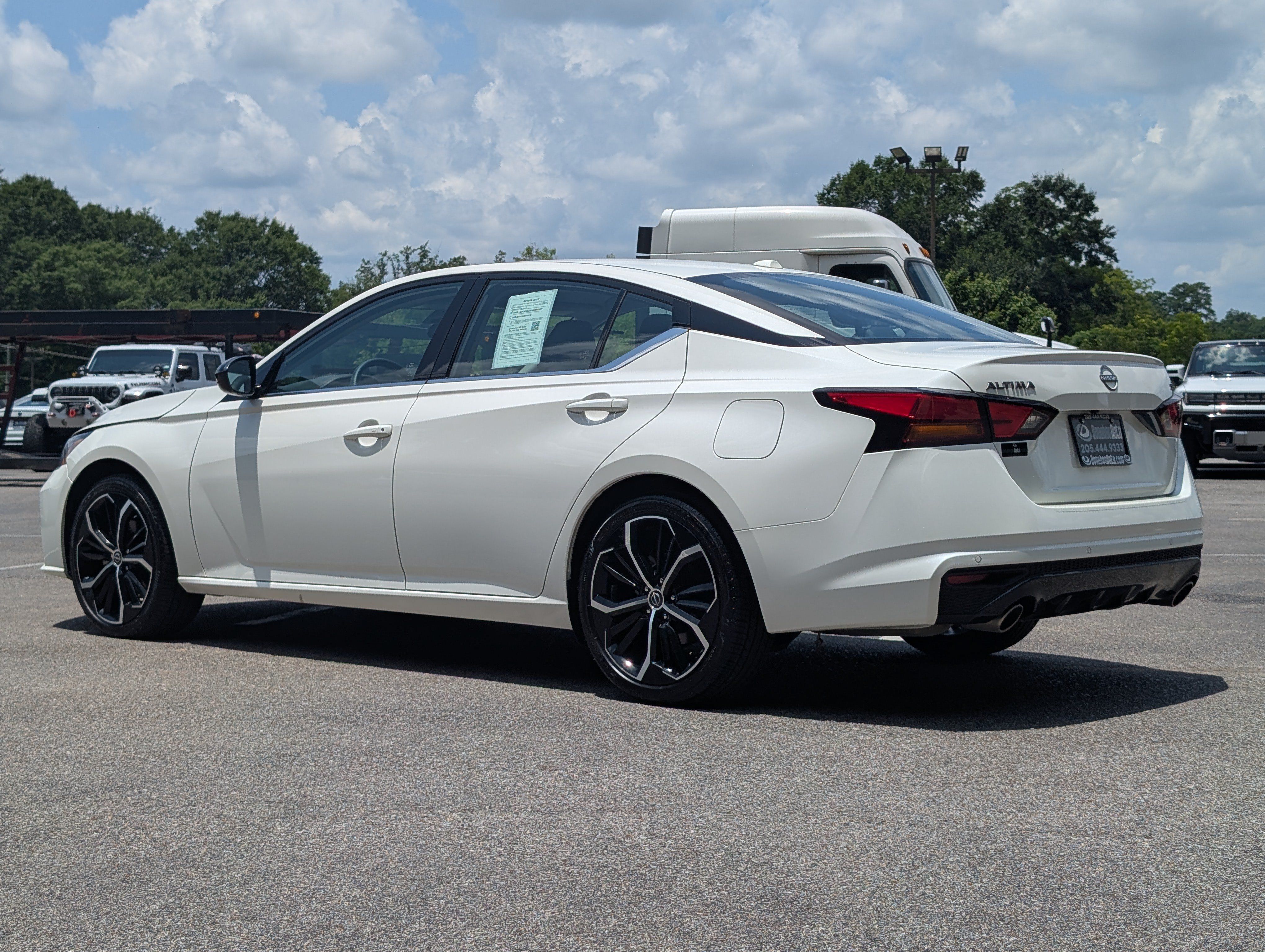 Used 2025 Nissan Altima 2.5 SR FWD image 7