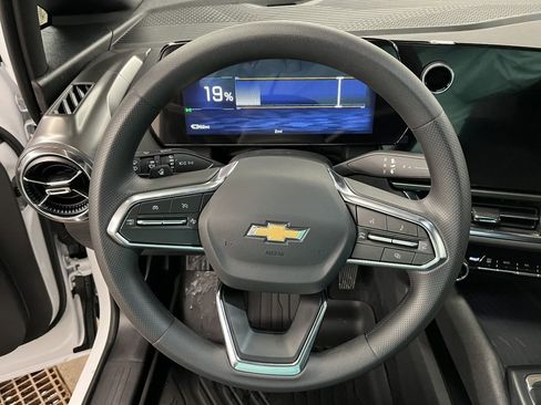 New 2026 Chevrolet Equinox EV LT image 9