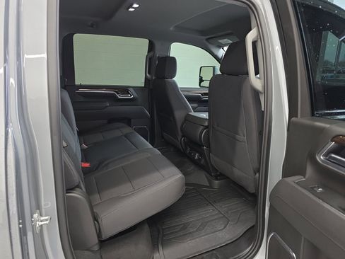 Used 2025 GMC Sierra 2500 SLE w/ SLE Value Package; image 11