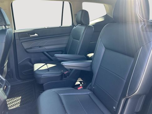 Certified 2023 Volkswagen Atlas SE w/ Panoramic Sunroof Package AWD/4WD image 12
