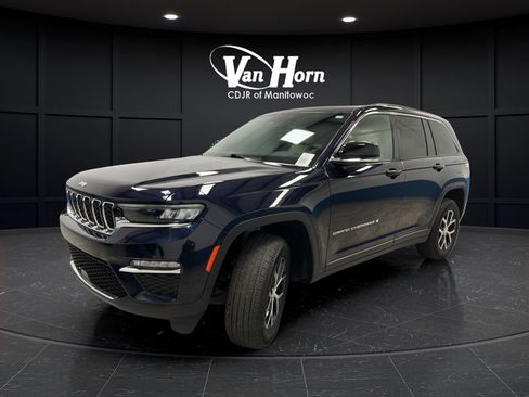 Used 2024 Jeep Grand Cherokee Limited AWD/4WD image 3
