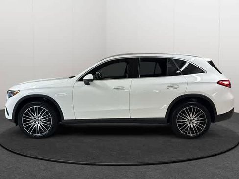 Used 2026 Mercedes-Benz GLC 300 4MATIC image 3