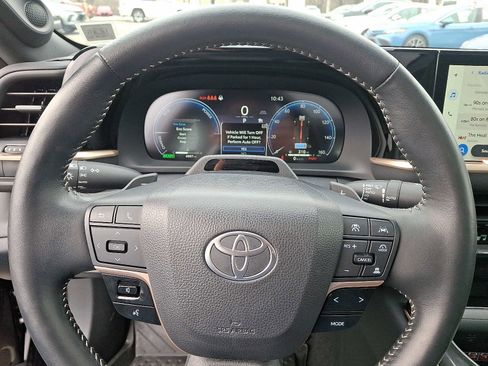 Certified 2025 Toyota Crown Platinum image 22