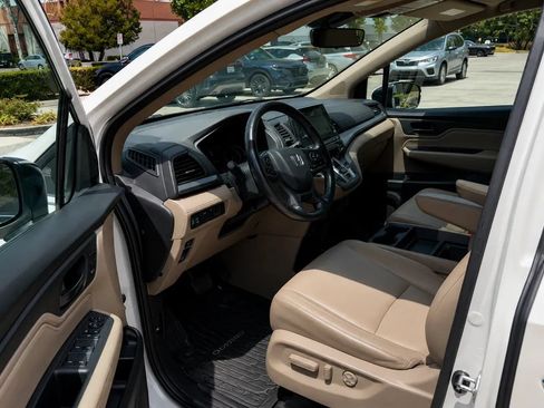 Used 2018 Honda Odyssey EX-L image 16