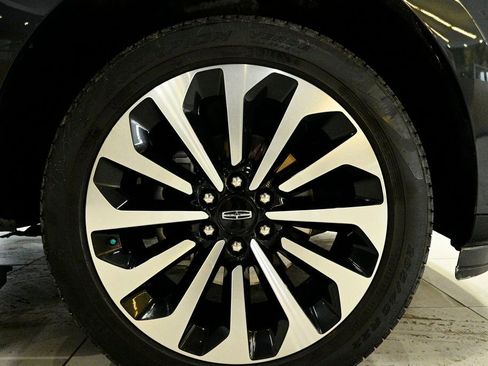 Used 2024 Lincoln Navigator Reserve image 9