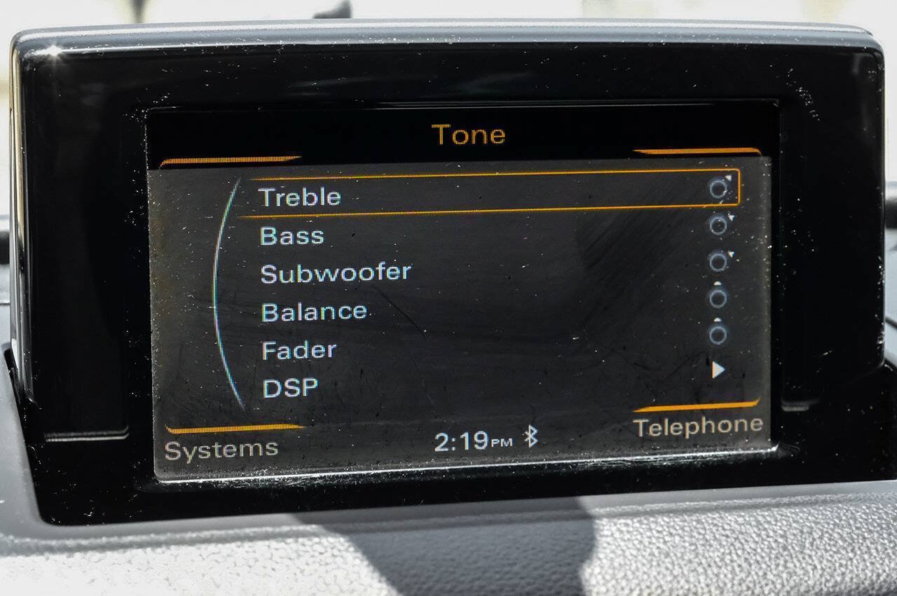 Used 2018 Audi Q3 2.0T Premium Plus w/ Premium Plus Package FWD image 38
