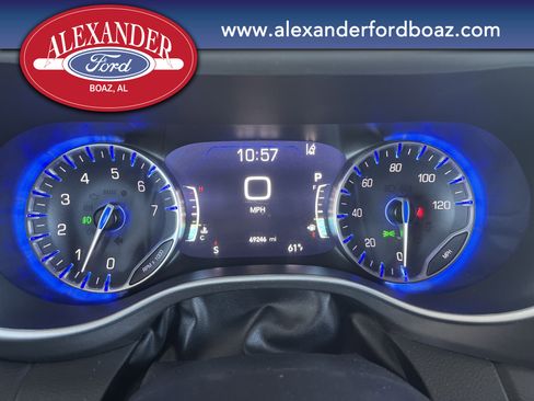 Used 2024 Chrysler Pacifica Touring-L image 25