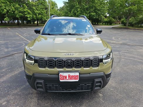 New 2026 Jeep Cherokee Overland w/ Trailer Tow Group AWD/4WD image 9