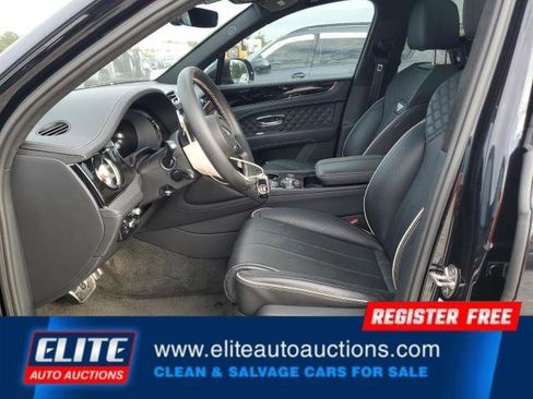 Used 2023 Bentley Bentayga image 13