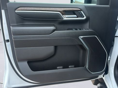 Used 2024 GMC Sierra 3500 SLE w/ SLE Convenience Package image 25