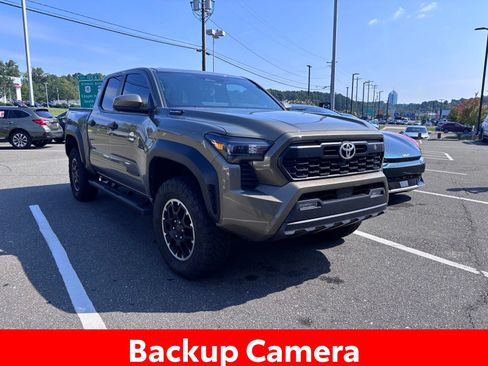 Used 2025 Toyota Tacoma TRD Off-Road AWD/4WD image 7