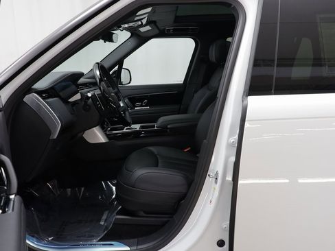 New 2025 Land Rover Range Rover Long Wheelbase Autobiography image 7