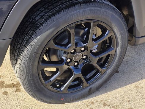 New 2026 Jeep Compass Latitude image 6