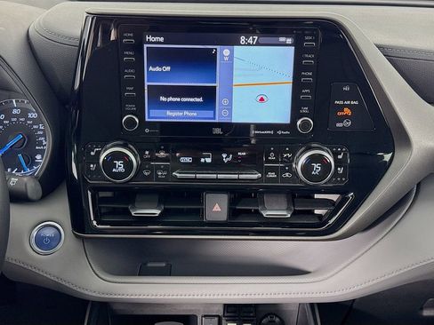 Used 2020 Toyota Highlander Limited image 34