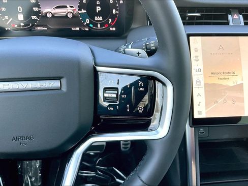 Certified 2025 Land Rover Discovery Sport Dynamic SE AWD/4WD image 24