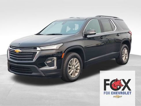 Certified 2023 Chevrolet Traverse LT FWD image 1