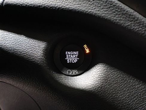 Used 2021 Jeep Cherokee Trailhawk image 25