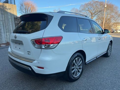 Used 2014 Nissan Pathfinder SV AWD/4WD image 5