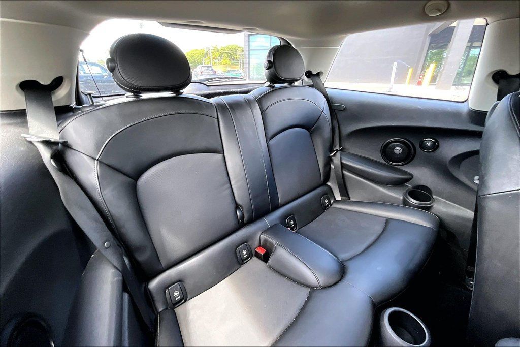Used 2017 MINI Cooper 2-Door Hardtop FWD image 24