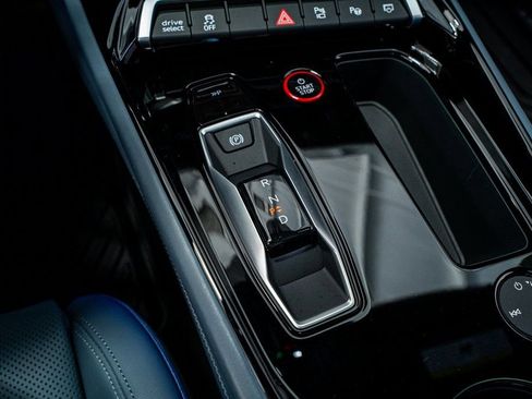 Used 2024 Audi e-tron GT Prestige image 50