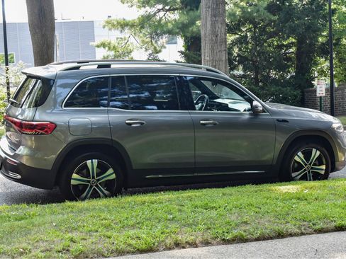 Used 2022 Mercedes-Benz EQB 350 4MATIC image 9