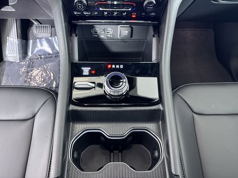 New 2025 Jeep Grand Cherokee L Limited w/ Black Appearance Package image 22