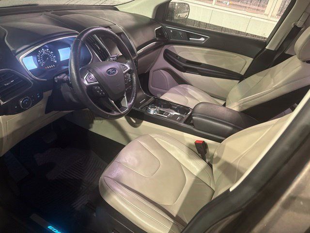 Used 2019 Ford Edge Titanium FWD image 10