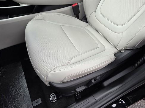 New 2025 Hyundai Tucson Limited image 16