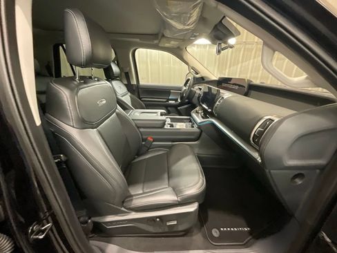 Used 2025 Ford Expedition Max Platinum w/ Driver's Package AWD/4WD image 14