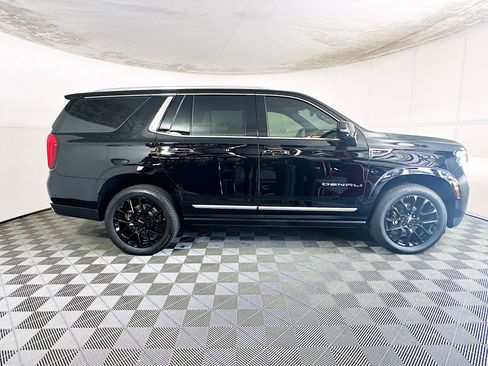 Used 2026 GMC Yukon Denali w/ Sun & Power Step Package AWD/4WD image 2
