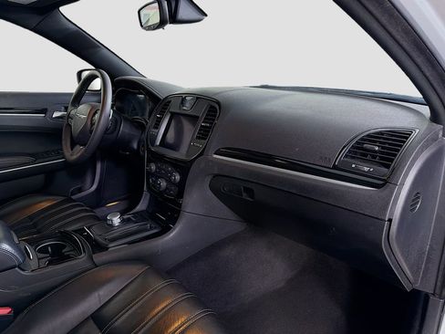 Used 2023 Chrysler 300 S image 31