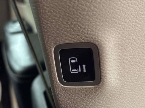 Used 2021 Chrysler Voyager Lxi FWD image 21