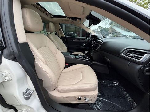 Used 2021 Maserati Ghibli S RWD image 37