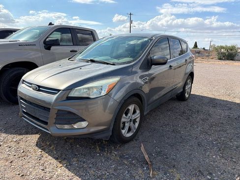 Used 2014 Ford Escape SE FWD image 2