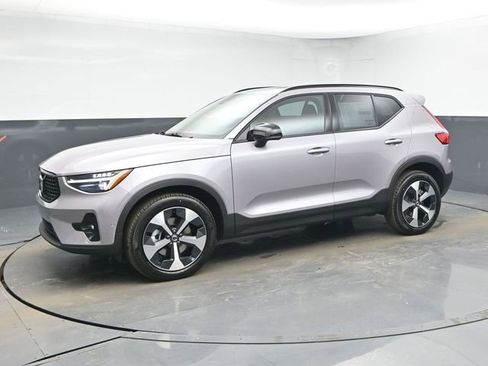 New 2026 Volvo XC40 B5 Plus w/ Protection Package Premier image 4