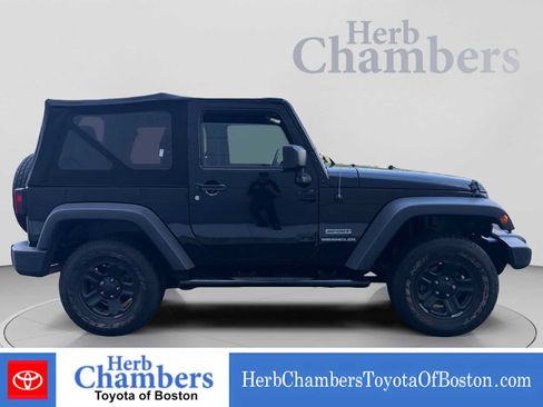 Used 2017 Jeep Wrangler Sport w/ Connectivity Group AWD/4WD image 11