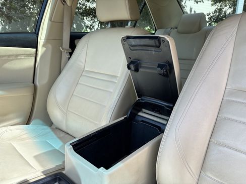 Used 2017 Toyota Camry XLE FWD image 26