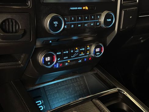 Used 2018 Ford Expedition Limited RWD image 51