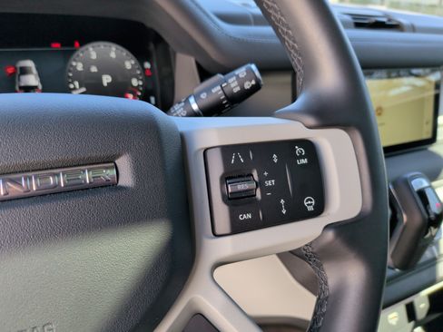 Used 2024 Land Rover Defender 110 S image 20