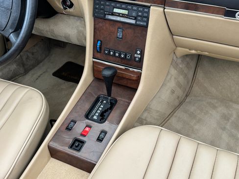 Used 1989 Mercedes-Benz 560 SL image 27