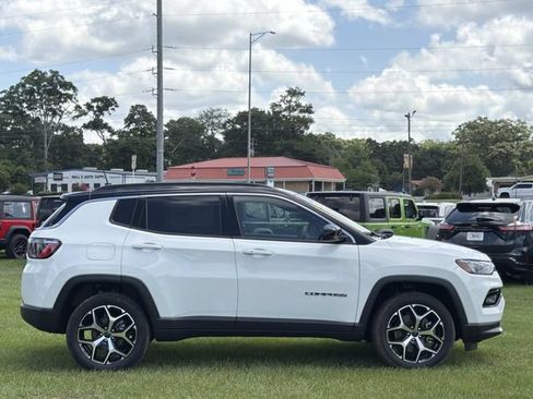 New 2026 Jeep Compass Limited w/ Sun, Sound & Navigation Group AWD/4WD image 4