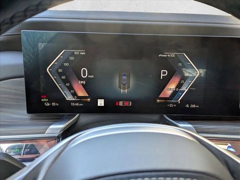 Certified 2024 BMW i7 xDrive60 w/ Executive Package image 11