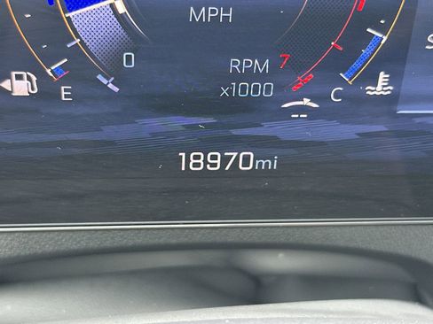 Used 2025 Chevrolet Traverse LT w/ Midnight/Sport Edition FWD image 24