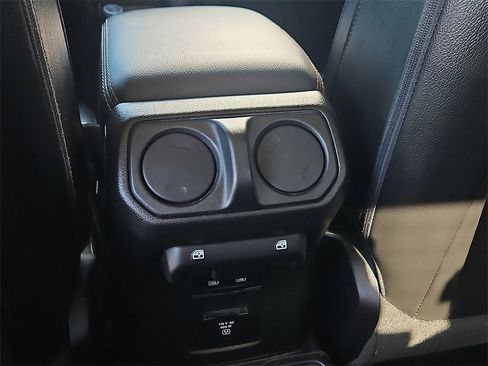 Used 2021 Jeep Gladiator Overland image 19