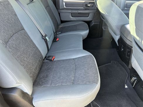 Used 2020 RAM 1500 Classic SLT w/ Luxury Group image 10